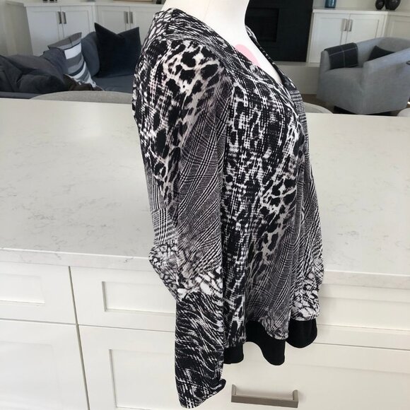 Joseph Ribkoff Lg Slv V Neck Layered Abstract Print Flowy Top Blk Grey Wht Sz 2 - Picture 4 of 10